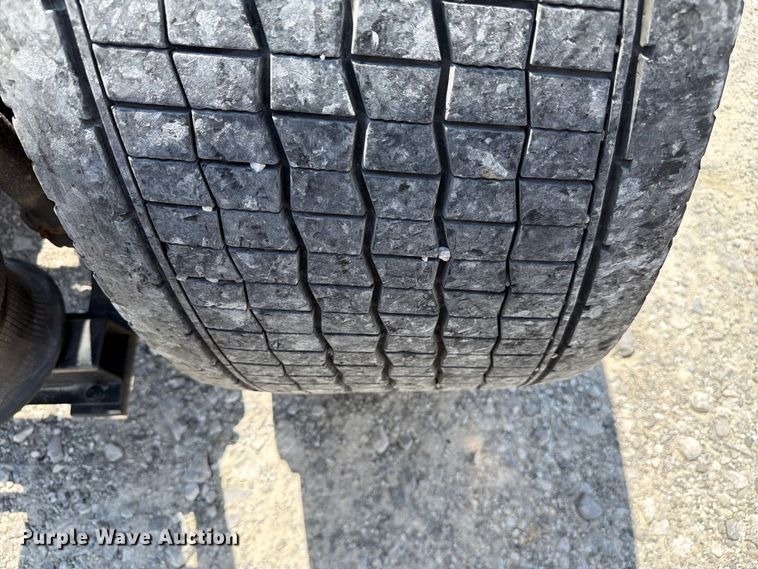 image for item FC3306 2019 Volvo VNR semi truck