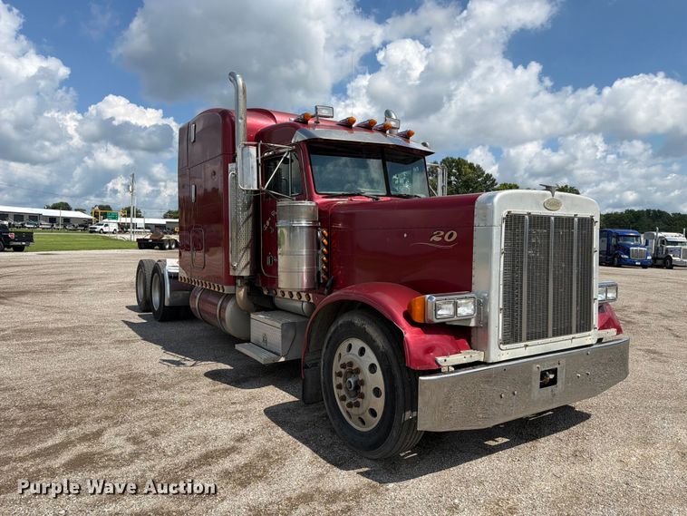 image for item FC3325 2000 Peterbilt 379 semi truck