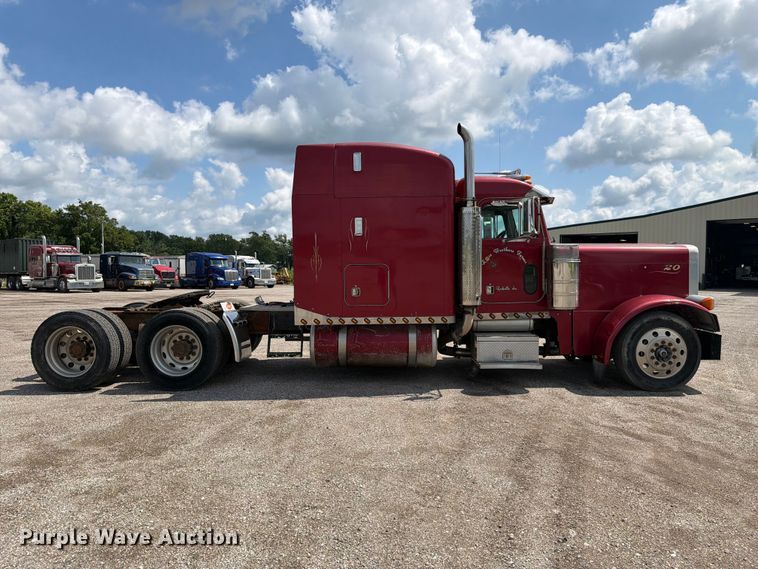 image for item FC3325 2000 Peterbilt 379 semi truck