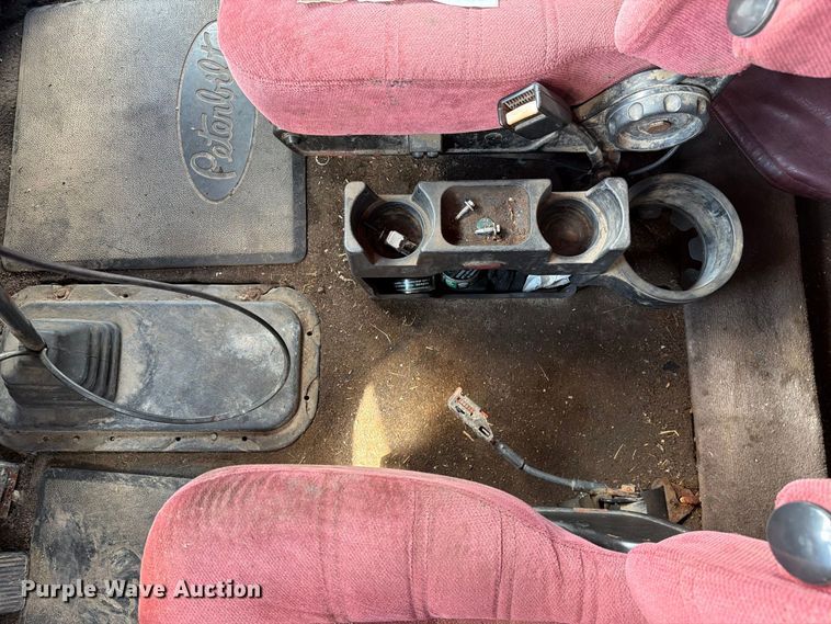 image for item FC3325 2000 Peterbilt 379 semi truck