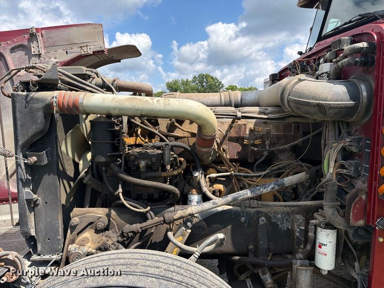 image for item FC3325 2000 Peterbilt 379 semi truck