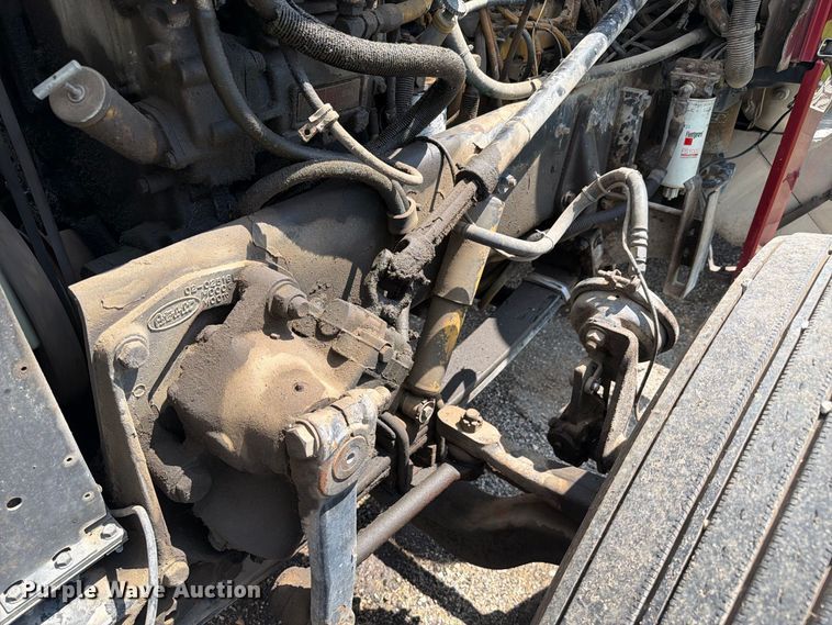 image for item FC3325 2000 Peterbilt 379 semi truck