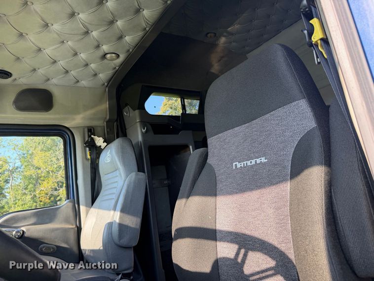 image for item FC3327 2018 Mack CHU613 semi truck
