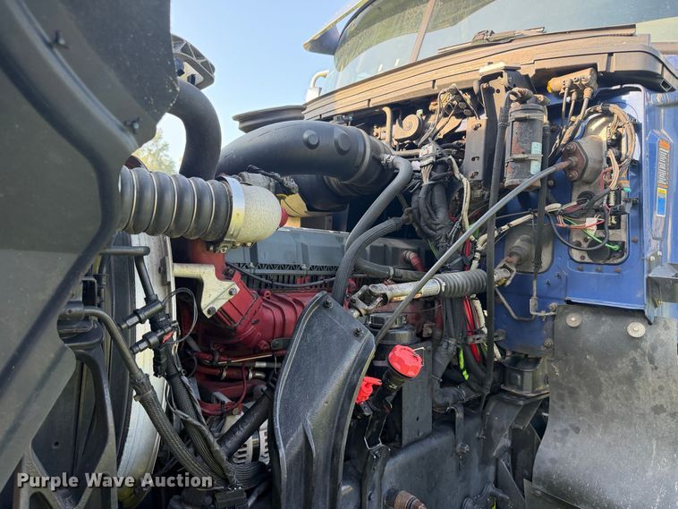 image for item FC3327 2018 Mack CHU613 semi truck
