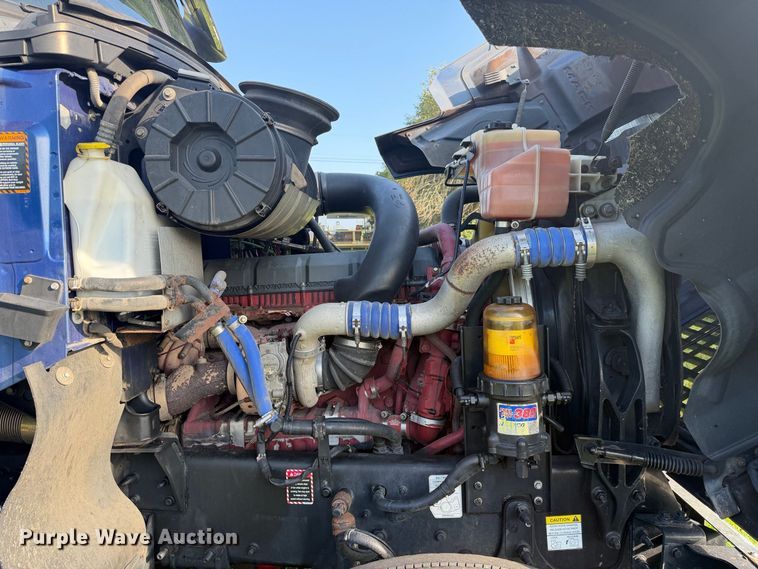 image for item FC3327 2018 Mack CHU613 semi truck