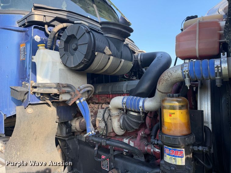 image for item FC3327 2018 Mack CHU613 semi truck