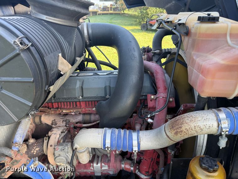 image for item FC3327 2018 Mack CHU613 semi truck