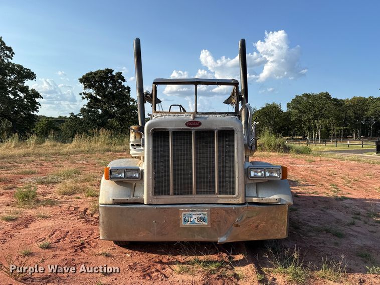 image for item FC4176 1998 Peterbilt 379 semi truck