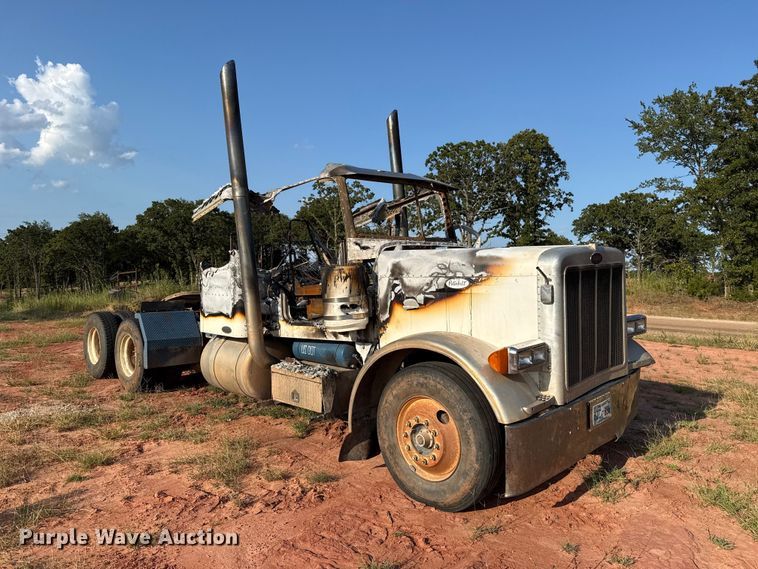 image for item FC4176 1998 Peterbilt 379 semi truck