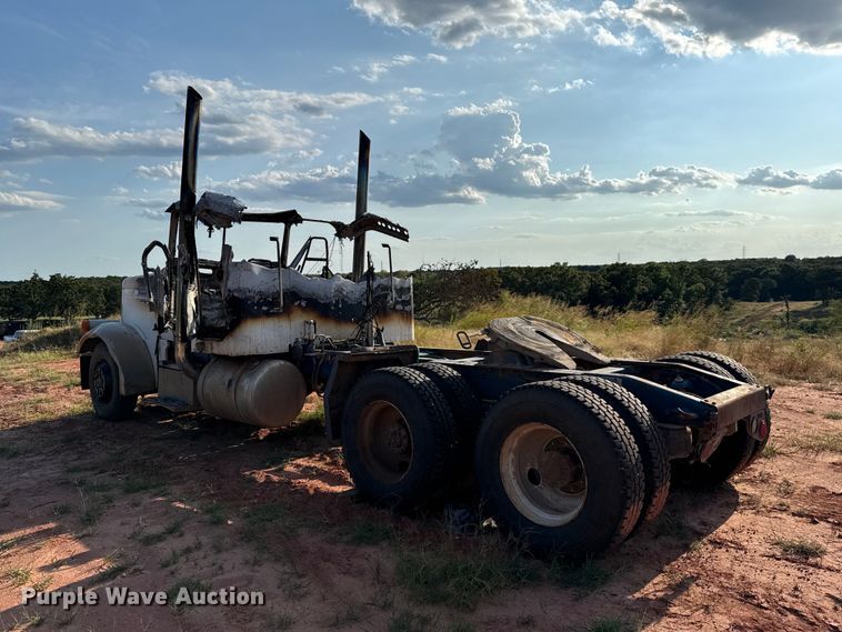 image for item FC4176 1998 Peterbilt 379 semi truck