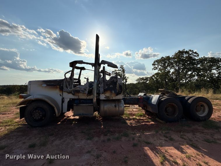 image for item FC4176 1998 Peterbilt 379 semi truck