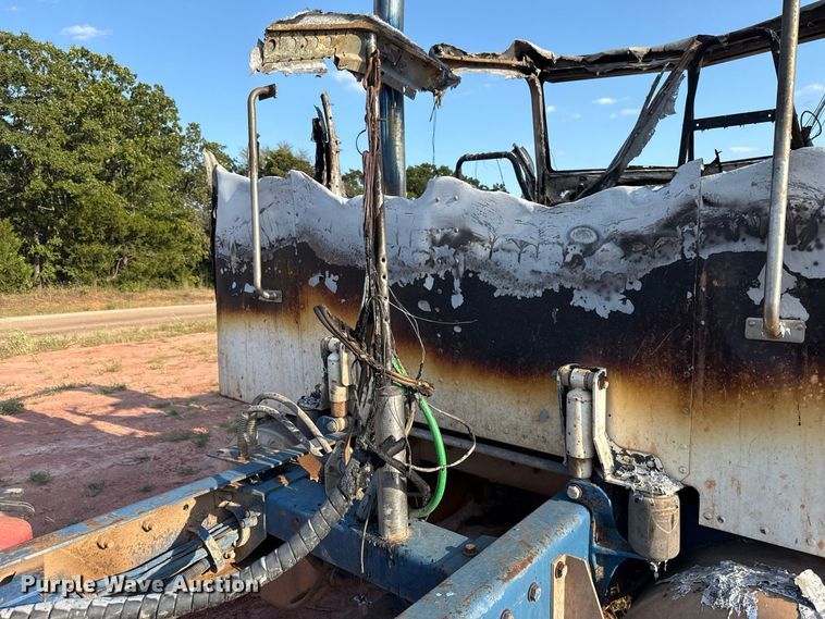 image for item FC4176 1998 Peterbilt 379 semi truck