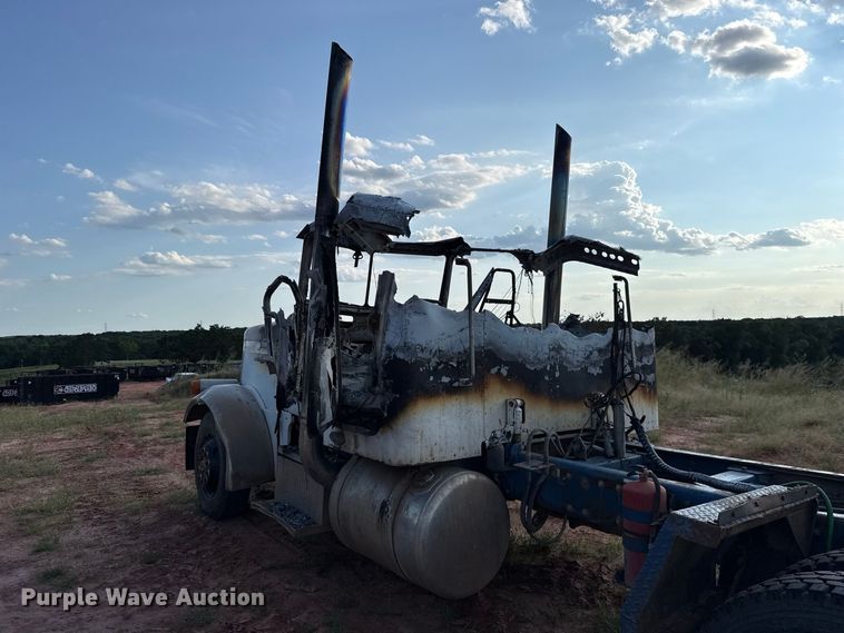 image for item FC4176 1998 Peterbilt 379 semi truck