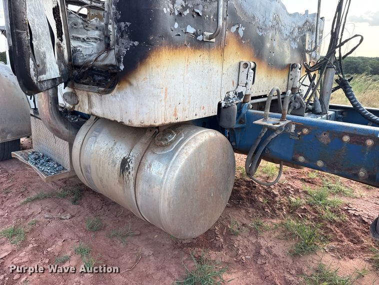 image for item FC4176 1998 Peterbilt 379 semi truck