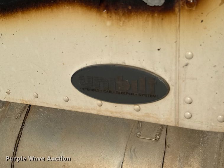 image for item FC4176 1998 Peterbilt 379 semi truck