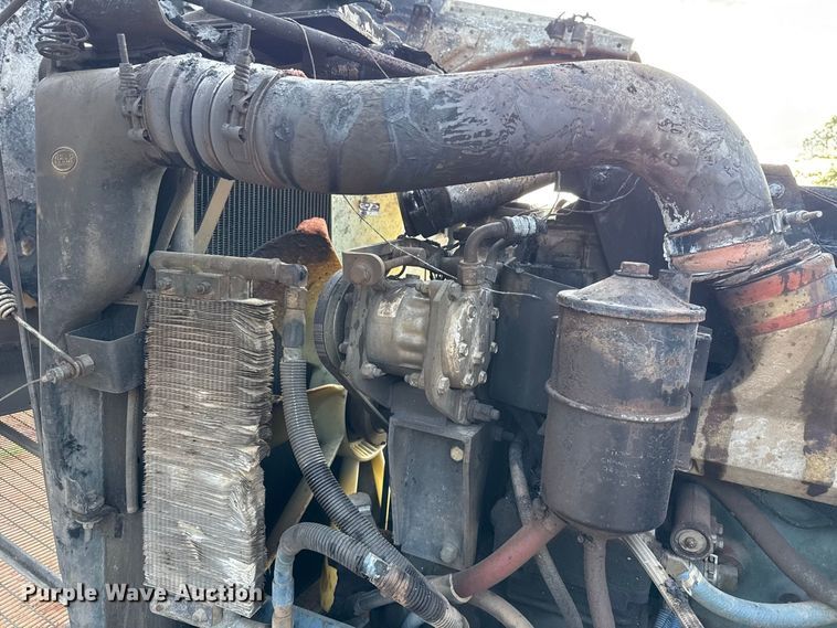 image for item FC4176 1998 Peterbilt 379 semi truck