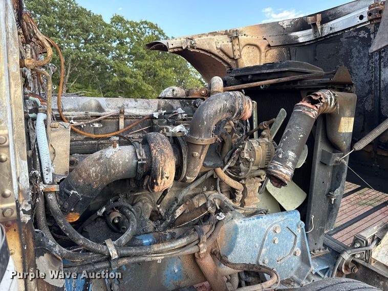 image for item FC4176 1998 Peterbilt 379 semi truck