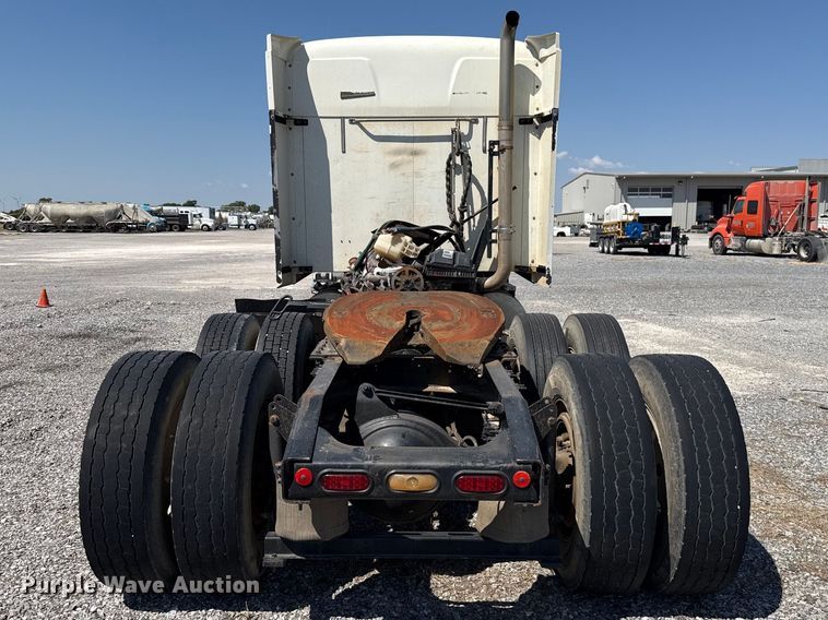 image for item FC4249 2018 Mack CXU613 semi truck