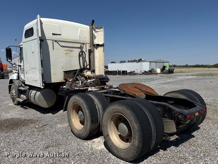 image for item FC4249 2018 Mack CXU613 semi truck