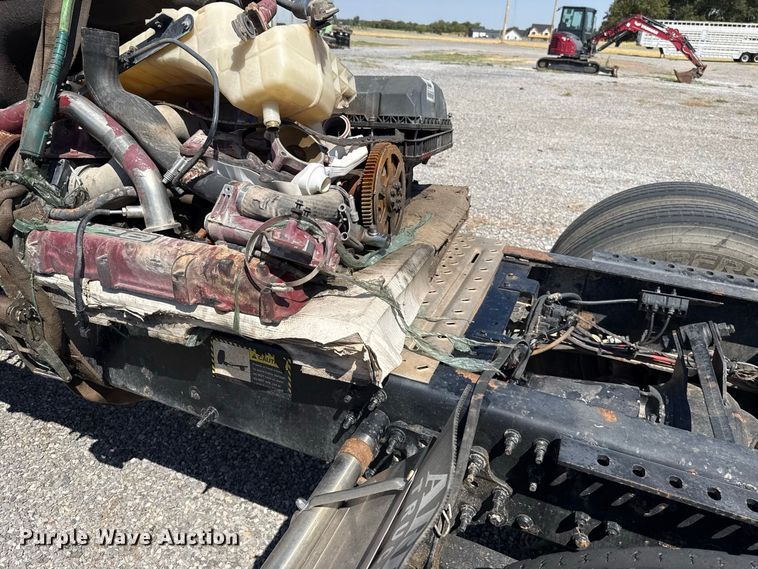 image for item FC4249 2018 Mack CXU613 semi truck