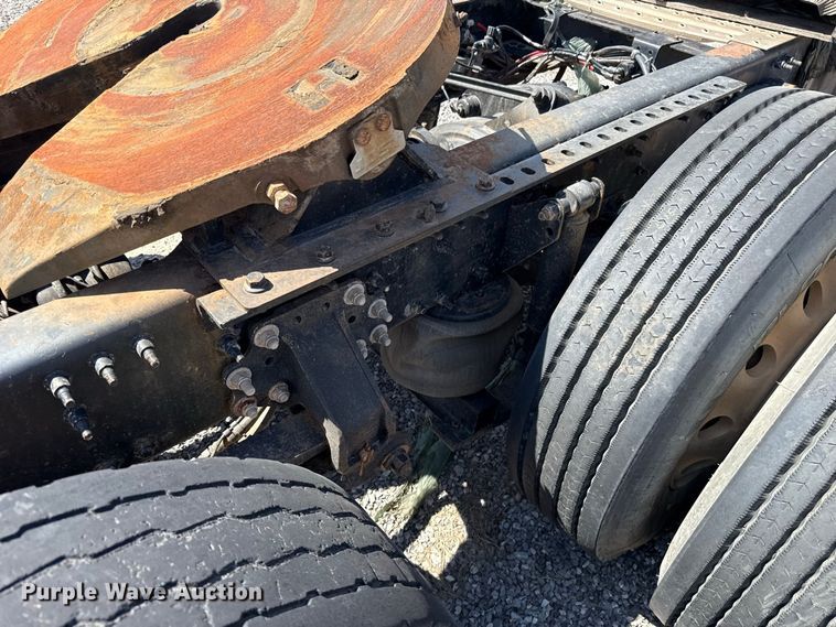 image for item FC4249 2018 Mack CXU613 semi truck