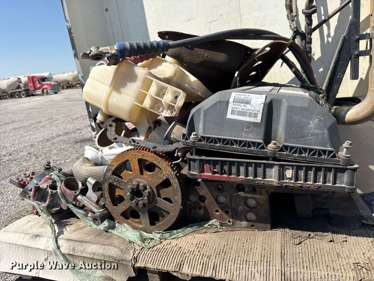 image for item FC4249 2018 Mack CXU613 semi truck