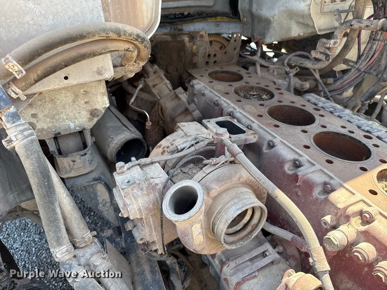 image for item FC4249 2018 Mack CXU613 semi truck