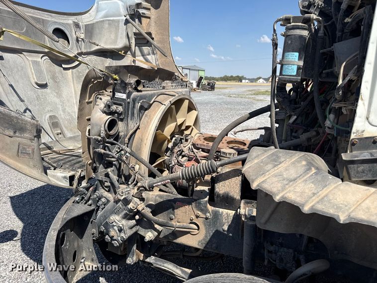 image for item FC4249 2018 Mack CXU613 semi truck