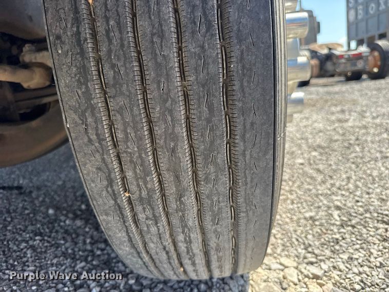 image for item FC4249 2018 Mack CXU613 semi truck