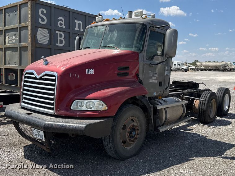 2005 Mack CXN613 semi truck