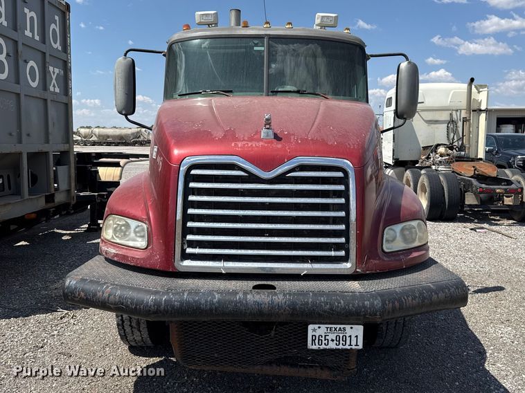 image for item FC4250 2005 Mack CXN613 semi truck