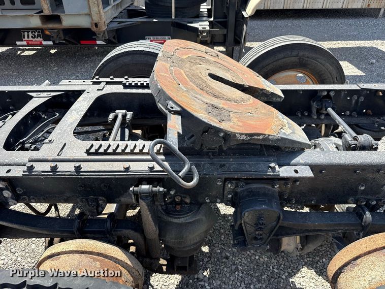 image for item FC4250 2005 Mack CXN613 semi truck