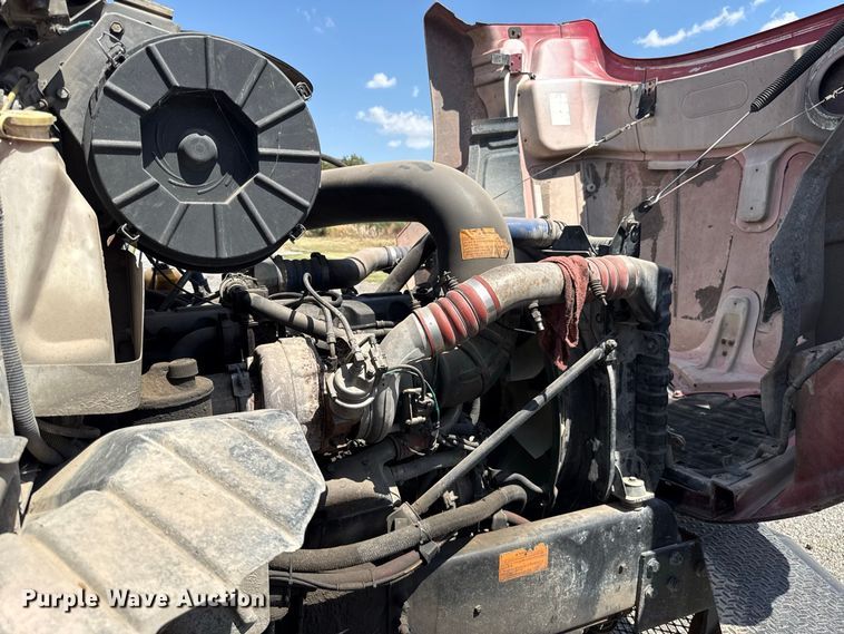 image for item FC4250 2005 Mack CXN613 semi truck