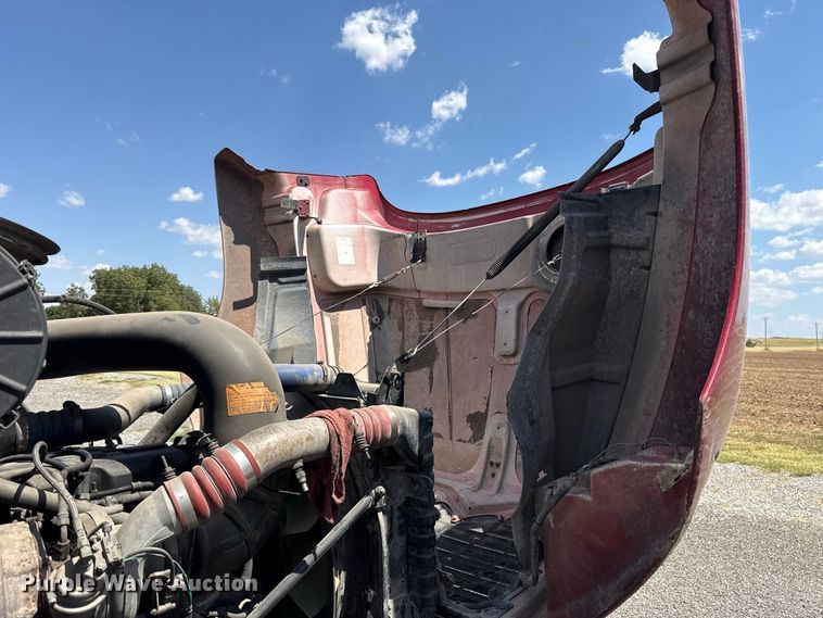 image for item FC4250 2005 Mack CXN613 semi truck
