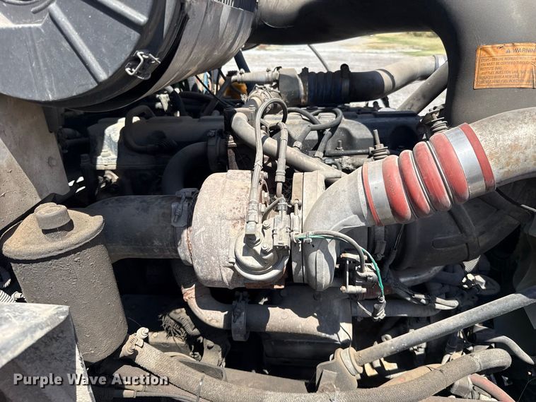 image for item FC4250 2005 Mack CXN613 semi truck