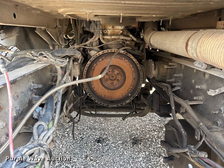 image for item FC4250 2005 Mack CXN613 semi truck