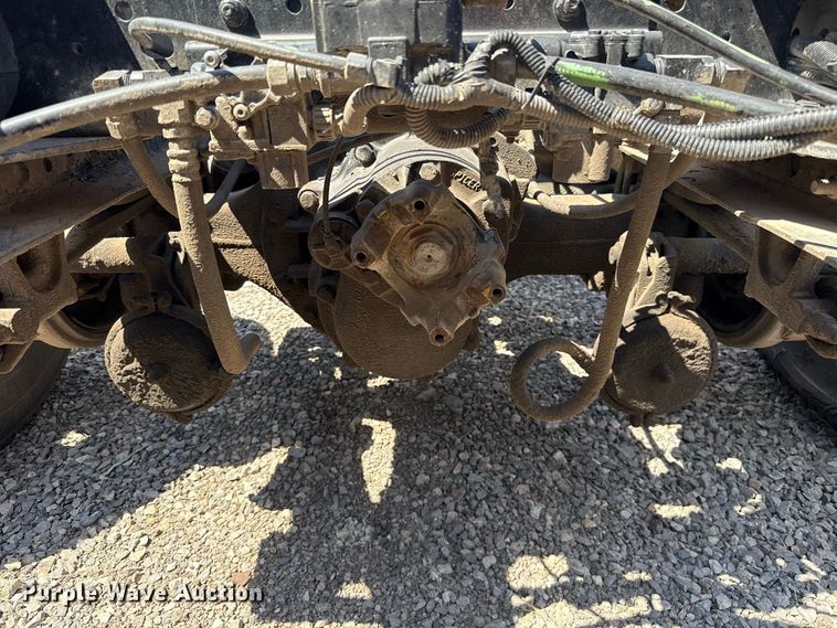 image for item FC4250 2005 Mack CXN613 semi truck