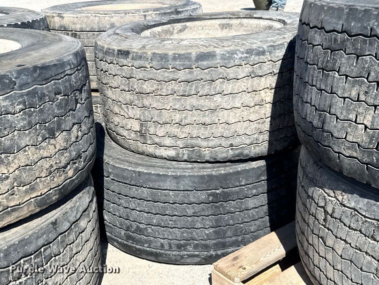 image for item FC4253 (10) Michelin 445/50R22.5 tires and wheels