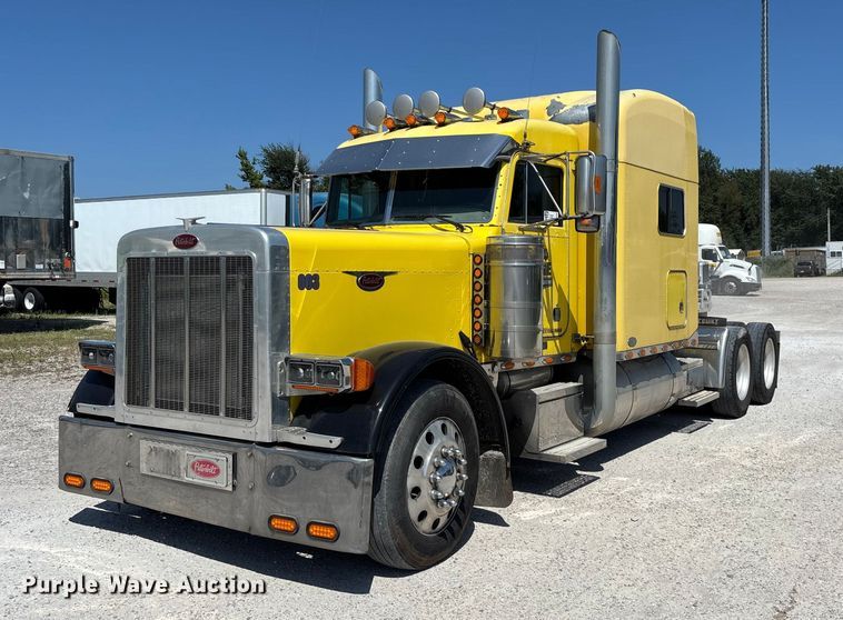 2003 Peterbilt 379 semi truck