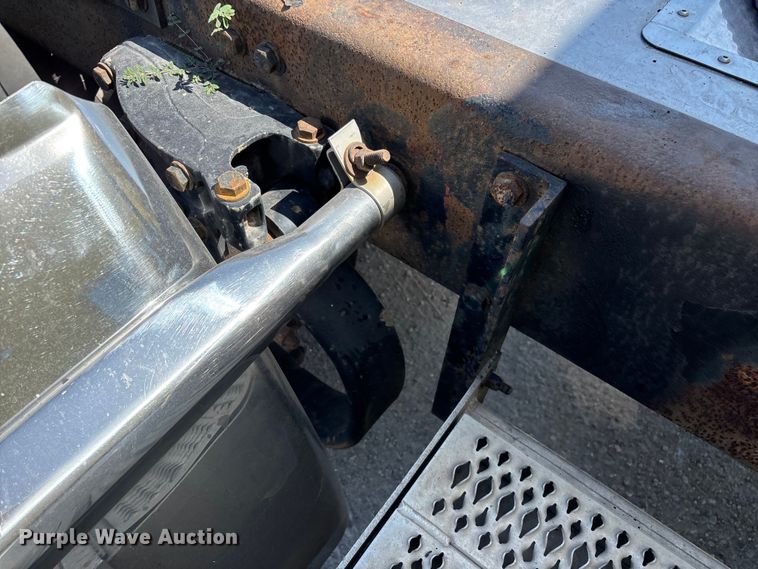 image for item FG0598 2003 Peterbilt 379 semi truck