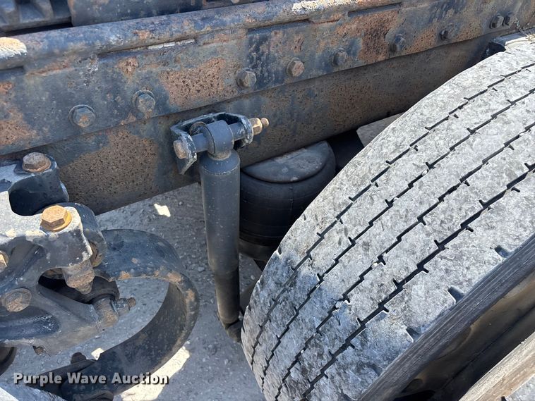 image for item FG0598 2003 Peterbilt 379 semi truck