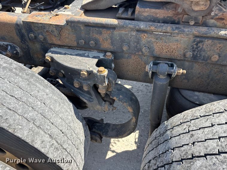 image for item FG0598 2003 Peterbilt 379 semi truck