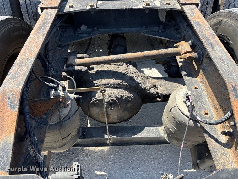image for item FG0598 2003 Peterbilt 379 semi truck