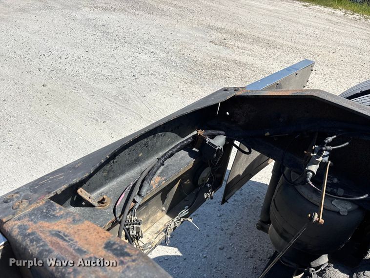 image for item FG0598 2003 Peterbilt 379 semi truck
