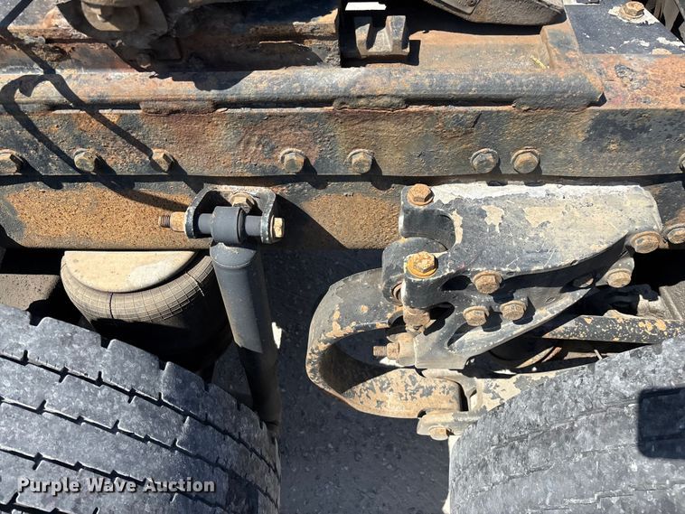 image for item FG0598 2003 Peterbilt 379 semi truck