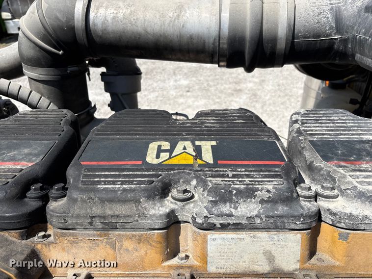 image for item FG0598 2003 Peterbilt 379 semi truck