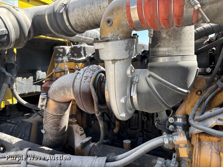 image for item FG0598 2003 Peterbilt 379 semi truck