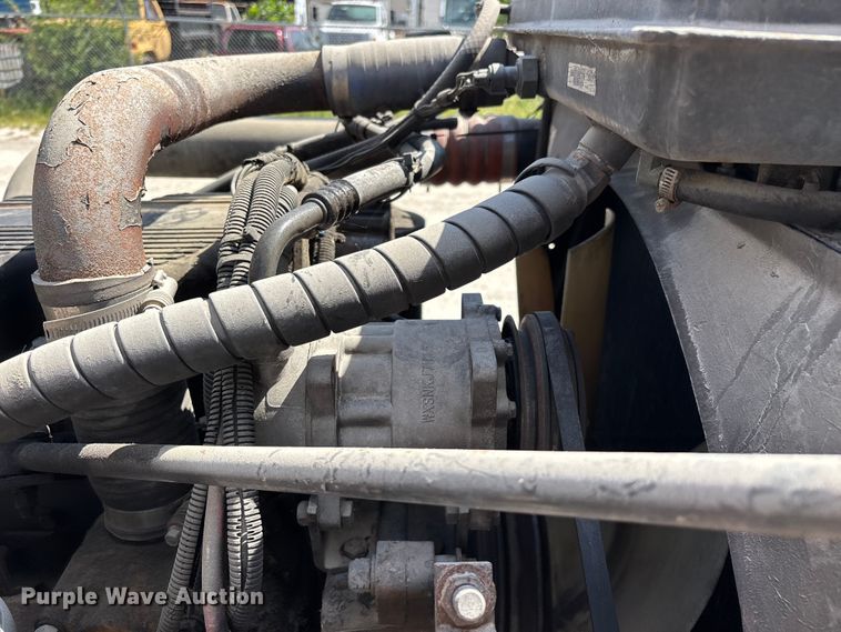 image for item FG0598 2003 Peterbilt 379 semi truck