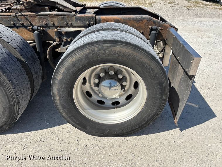 image for item FG0598 2003 Peterbilt 379 semi truck