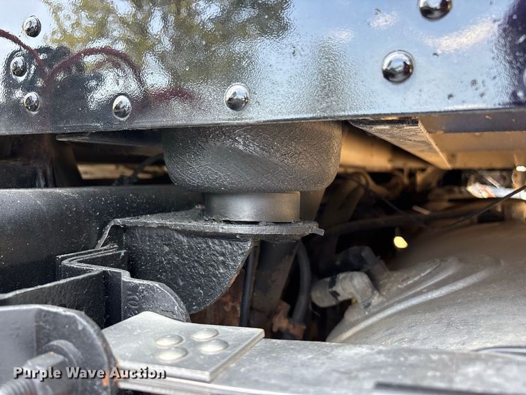 image for item FG0628 2000 Kenworth W900L semi truck